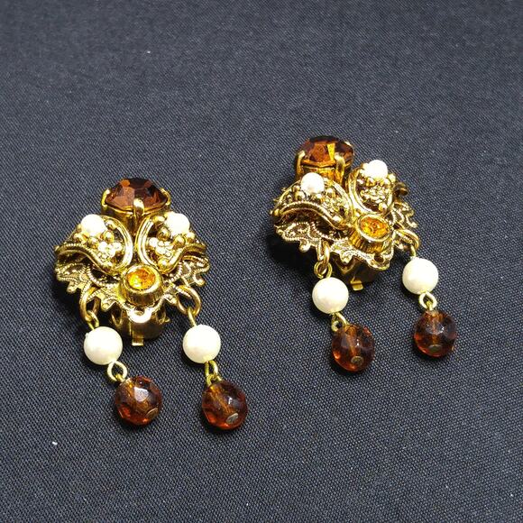 Western Germany Topaz Filigree Clip Earrings, Faux Pearls, 1950s Vintage Jewelry - Picture 6 of 10